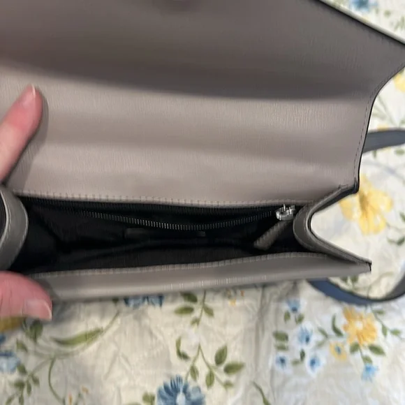 Michael Kors over body or clutch bag used only once or twice - Picture 4 of 4